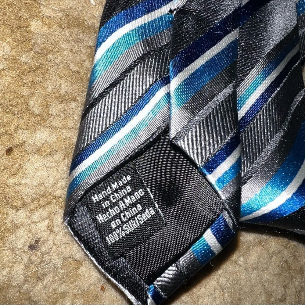 Tie    - Picture 2 of 3